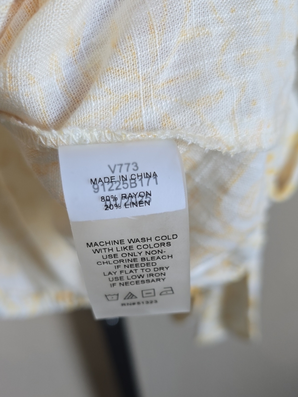 NWT Vince Camuto Printed Linen Blend Off Shoulder Top. Small And XL - Picture 10 of 11